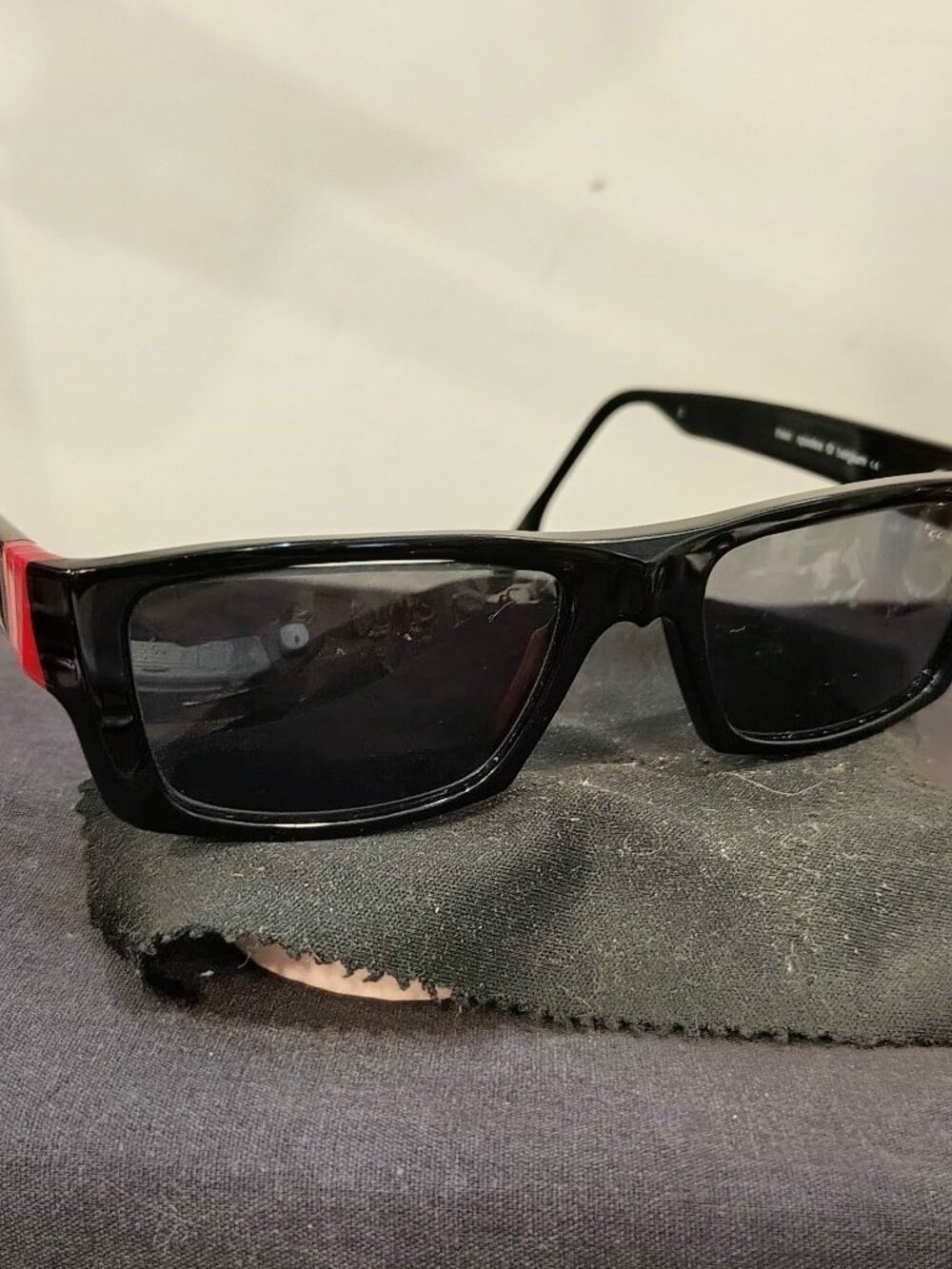 Rare Vintage theo Belgium Spades Rectangular Sunglasses - Black/Red Colorblock